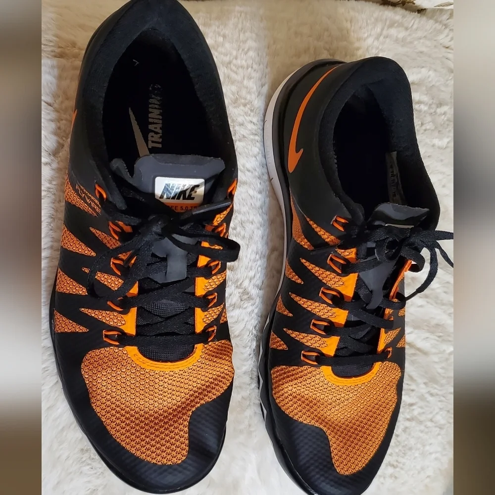 Nike Trainers 5.0 Men's Black and Orange Athletic Shoes. Sz 9